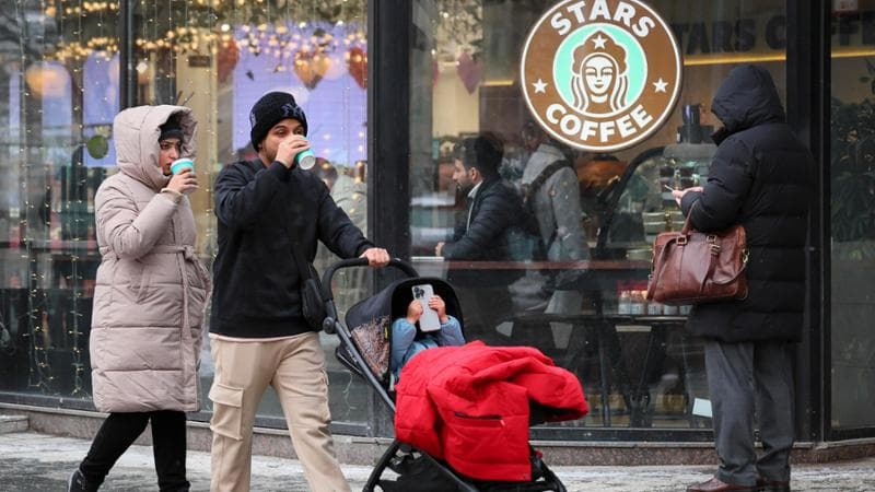 Stars Coffee &egrave; la catena russa che ha sostituito&nbsp;il gigante Usa Starbucks dopo&nbsp;il suo abbandono del Paese |&nbsp;EPA/YURI KOCHETKOV
