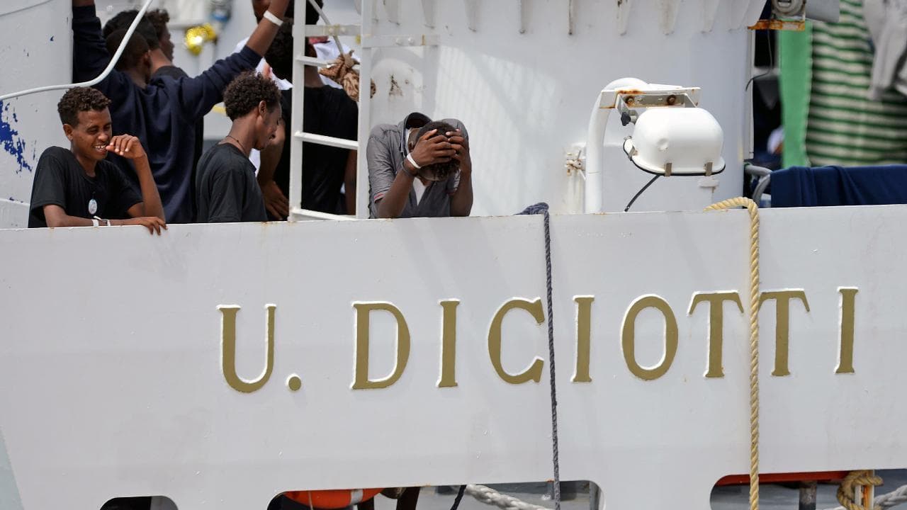 Diciotti - Dal sequestro, al Salvini irridente, alla Cassazione: 7 anni per arrivare al risarcimento