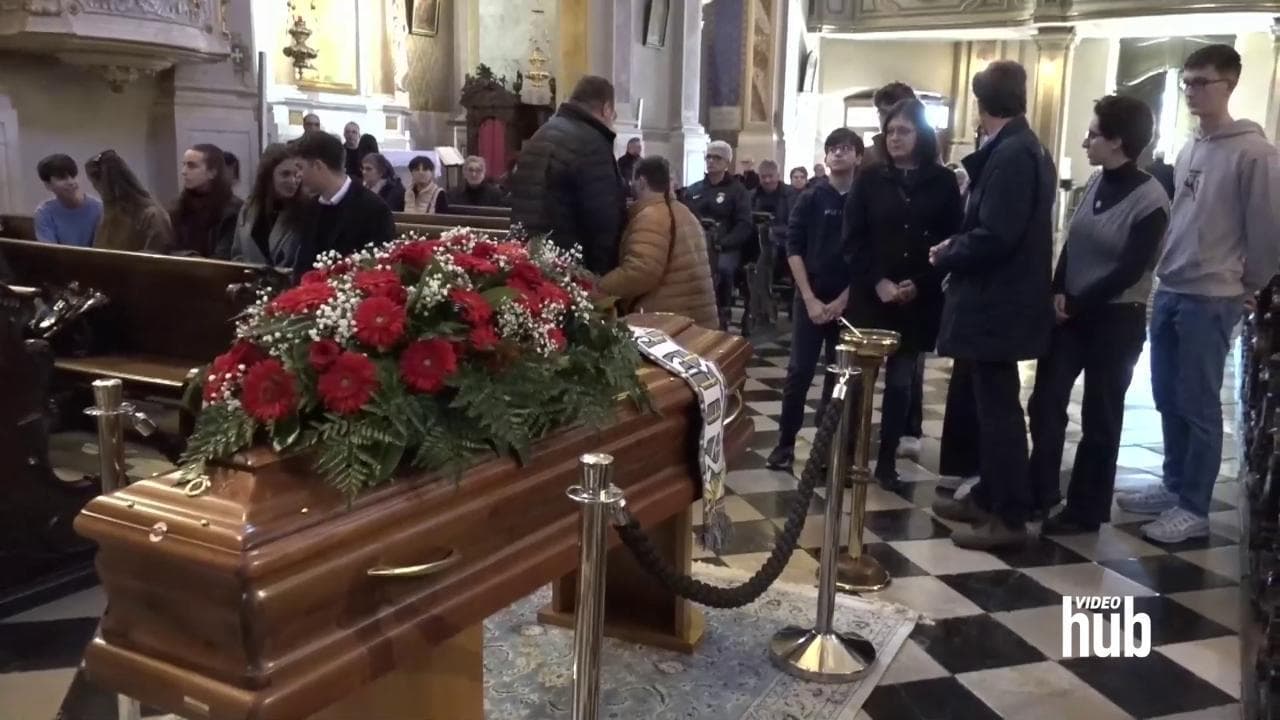 Bruno Pizzul: ai funerali politici, calciatori e tante persone comuni. Gremito il duomo di Cormons