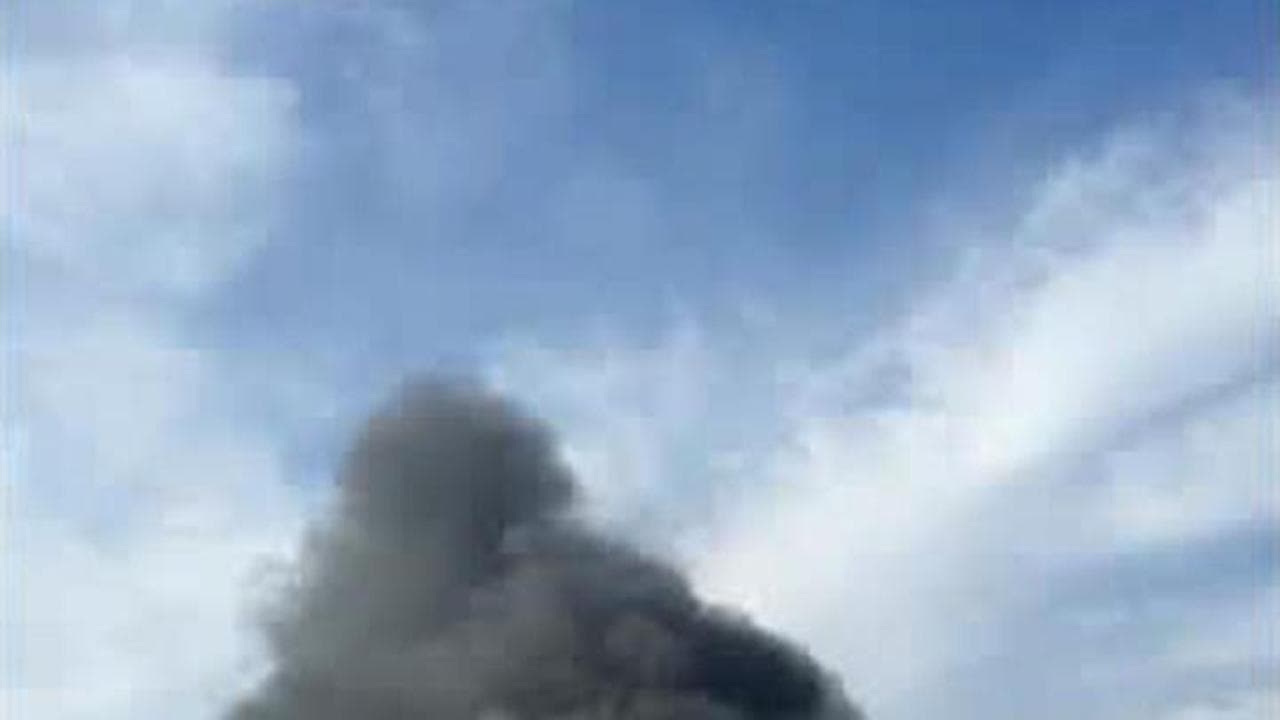 Siria, la grande nube di fumo durante gli scontri a Latakia