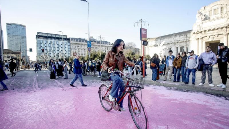 Corteo dell'8 marzo organizzato da ‘Non Una Di Meno’ a Milano, 8 marzo 2025. ANSA/MOURAD BALTI TOUATI