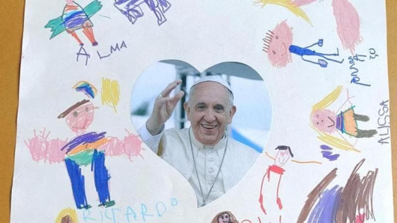 Papa Francesco, le condizioni di salute. Sala stampa vaticana: “Pontefice stabile con lievi miglioramenti in un quadro complesso”