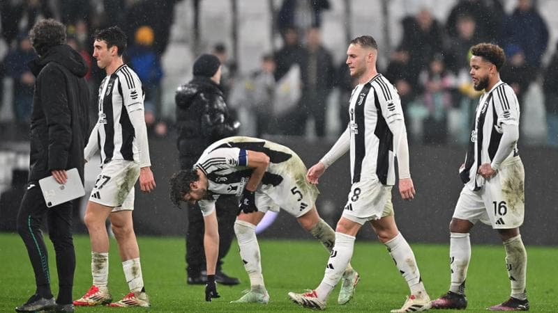 La delusione dei giocatori della Juve dopo il ko con l'Atalanta