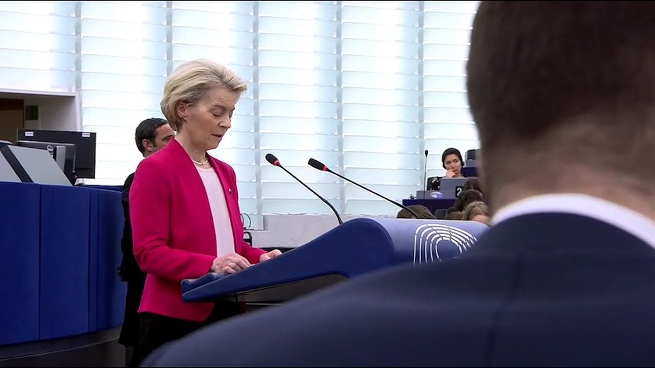 Von der Leyen: "Finito tempo illusioni, riarmiamoci. Putin vicino ostile, non ci possiamo fidare"