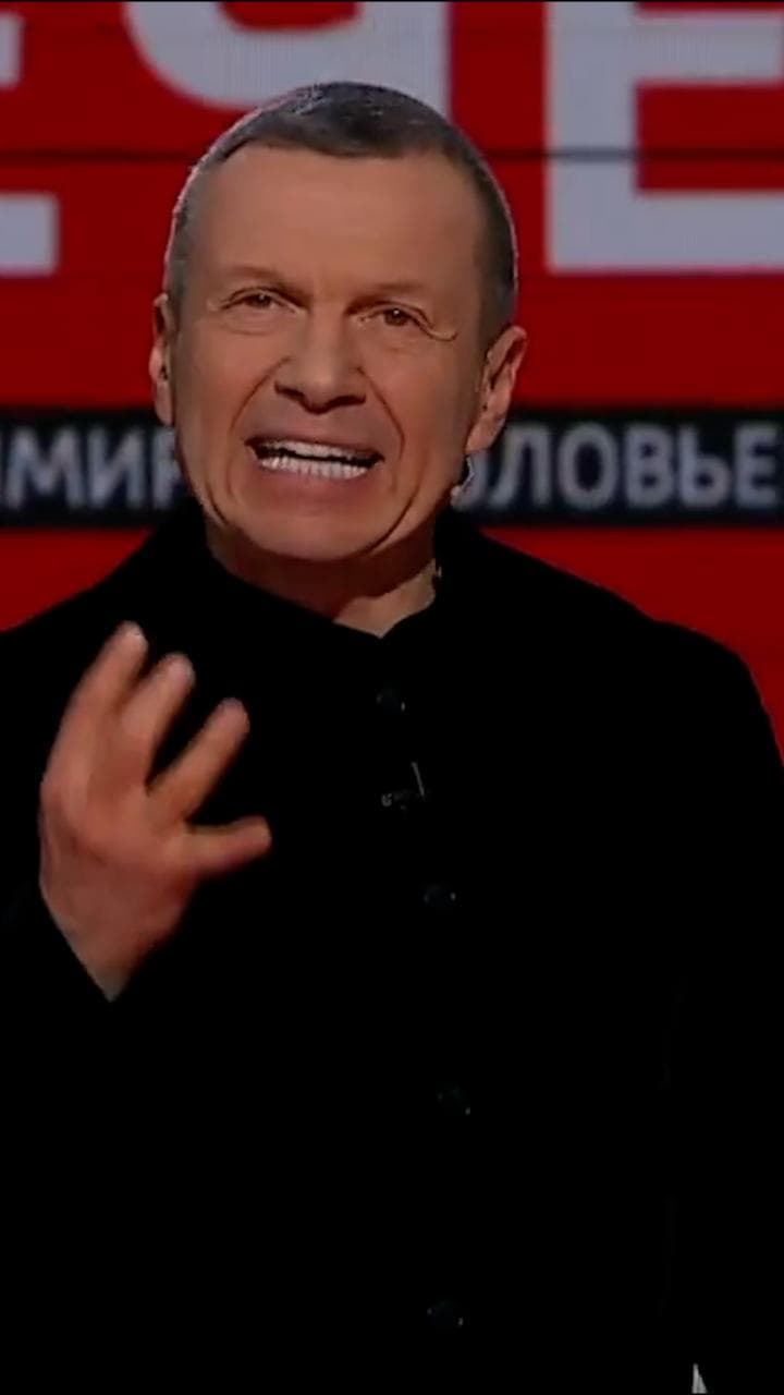 Russia: attacco e insulti in italiano dell'anchorman Solovyev a Pina Picierno: "Idiota, vergogna…"