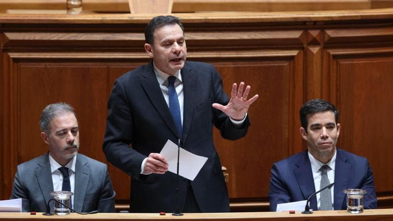 Portogallo, non passa la fiducia al premier Montenegro: cade il governo di centrodestra