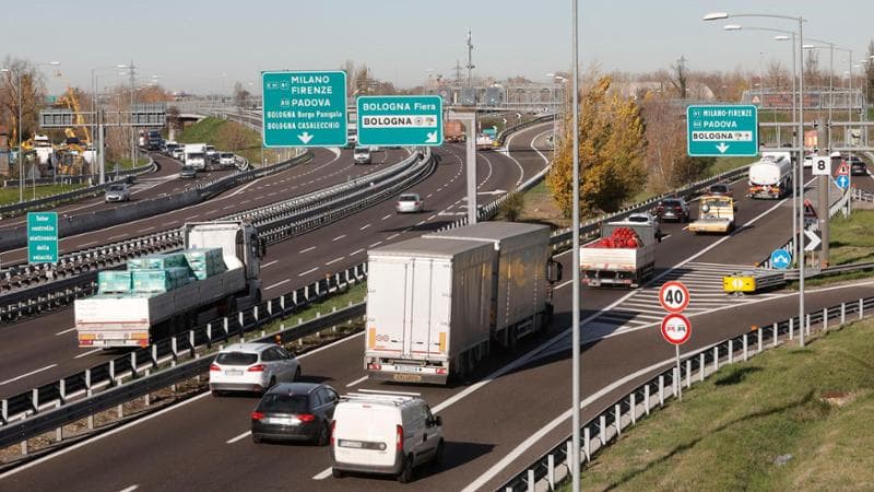 BolognaTangenziale e autostrade generiche traffico A1.foto Gianluca Perticoni / Eikon
