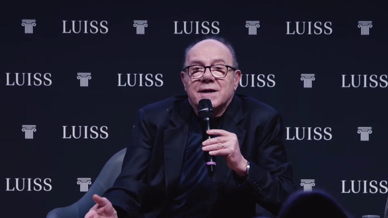 La lezione di Carlo Verdone alla Luiss: "Facciamo ridere con le fragilità degli italiani"