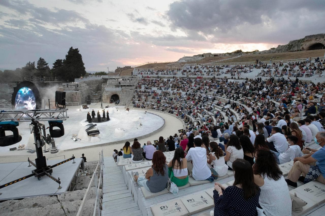 Uno spettacolo al Teatro greco di Siracusa