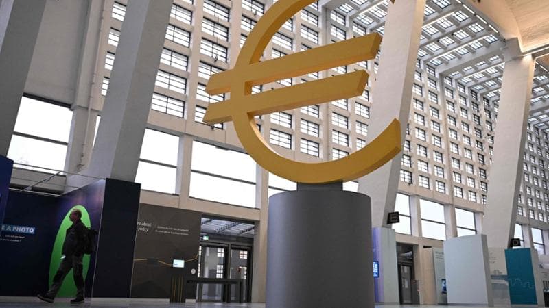Abi, a febbraio tassi a breve termine in calo, su quelli a 10 anni. “Tensioni geopolitiche”