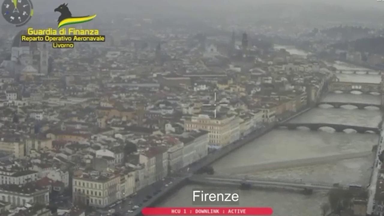 Fiumi in piena e quartieri allagati, in volo sulla Toscana flagellata dal maltempo