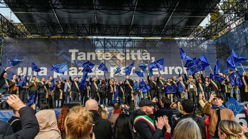 I sindaci e la piazza per l’Unione: “La mobilitazione non si fermi” 