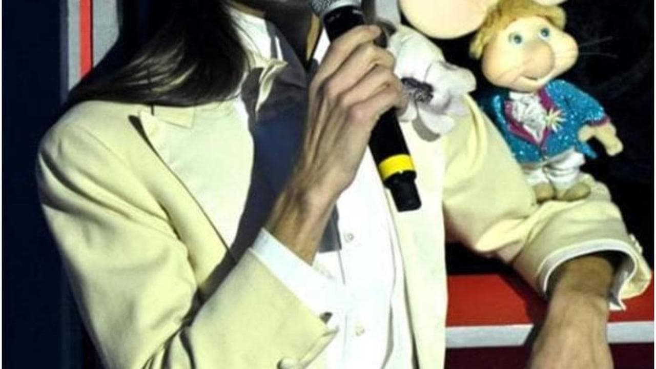 "Non chiamarci zingari": l’appello dell’artista rom Nikolic a Lucio Corsi per il brano Altalena Boy