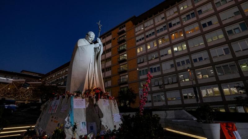 Papa Francesco ha trascorso la notte senza ventilazione meccanica