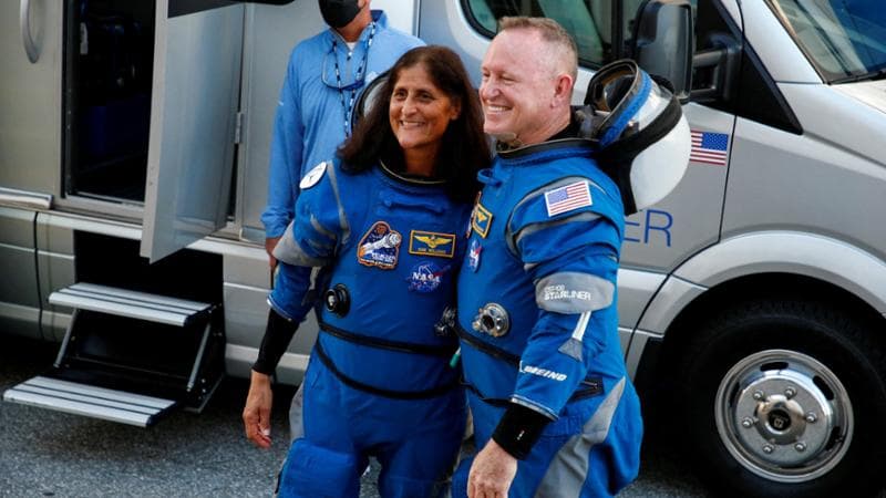 I due astronauti prima della partenza