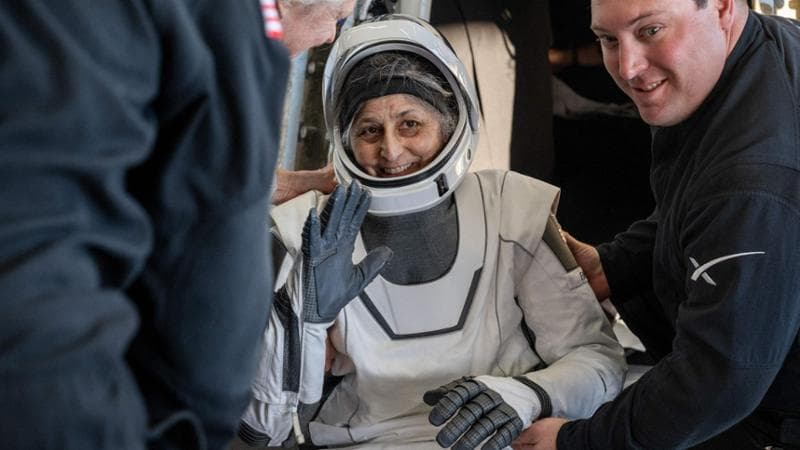 Sono tornati sulla Terra i due naufraghi dello spazio. Hanno trascorso in orbita più di nove mesi