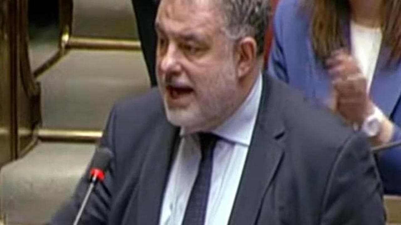 Manifesto di Ventotene, Fornaro contro Meloni: "Si inginocchi, non dileggi quegli uomini. Vergogna!"