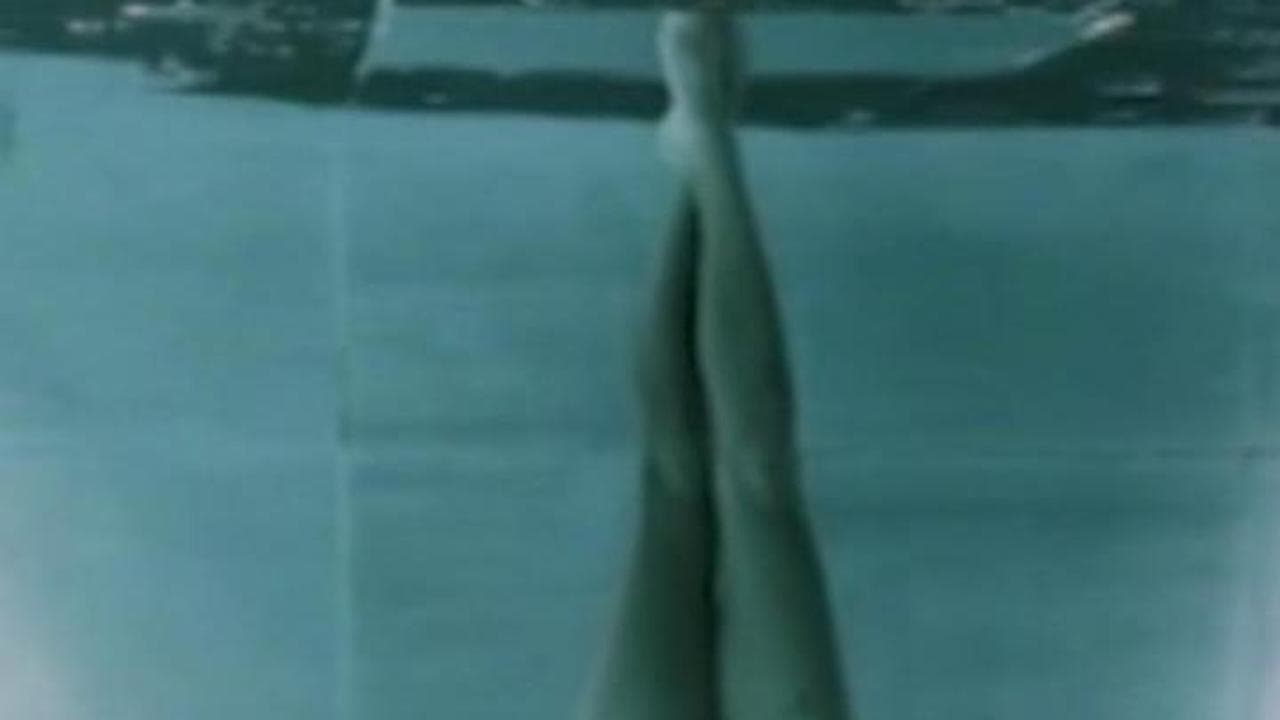 Giornata mondiale dell'acqua, la campionessa di apnea nella piscina termale più profonda del mondo