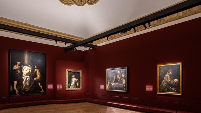 L'allestimento della mostra di Caravaggio a Roma
