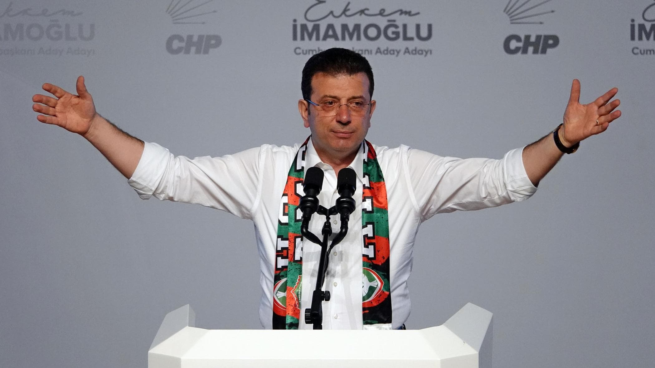 Türkiye, İmamoglu tarafından tutuklanmayı doğruladı: “Bükmeyeceğim”. Muhalefet: “Birincil olarak oy verin”