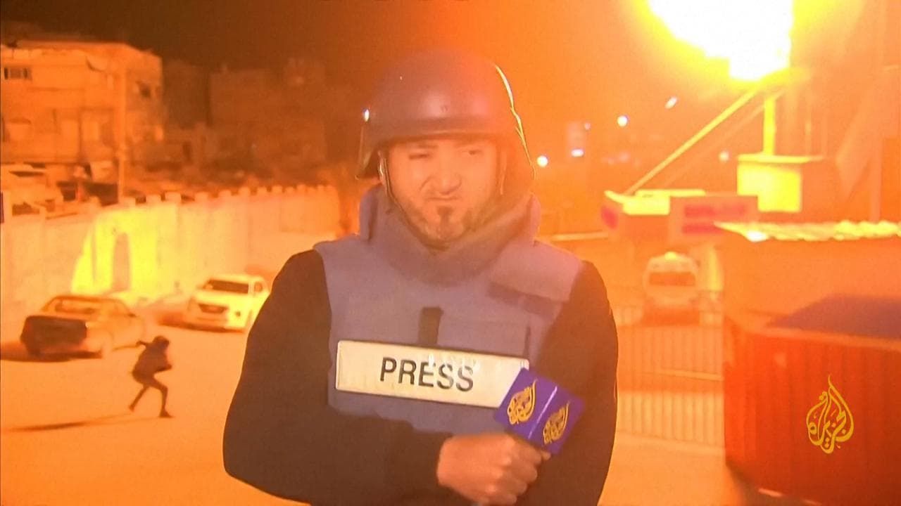 Gaza: attacco all'ospedale Nasser, il reporter di Al Jazeera sfugge per miracolo all'esplosione