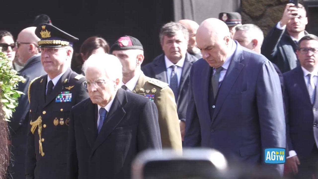 Fosse Ardeatine, Mattarella depone corona d'alloro in ricordo delle 335 vittime dell'eccidio
