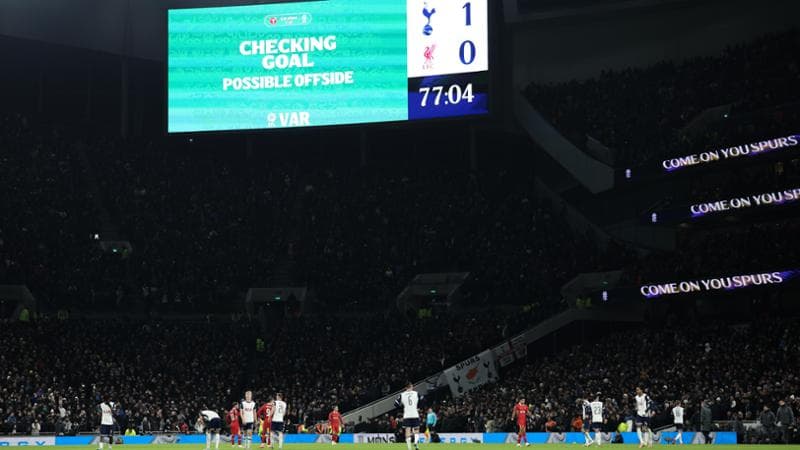 La voce dell’arbitro dentro lo stadio: spiegherà il Var in tempo reale