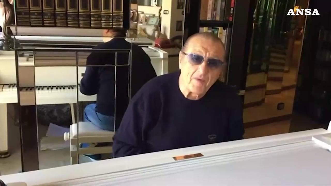 Gli 85 anni di Mina: Tony Renis le canta "Happy birthday to you"