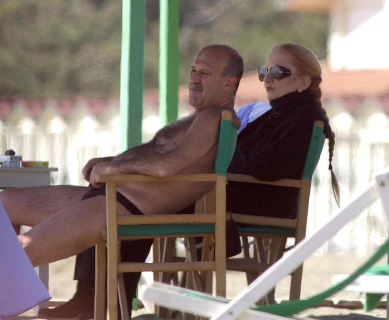 Mina con il compagno Eugenio Quaini a Forte dei Marmi