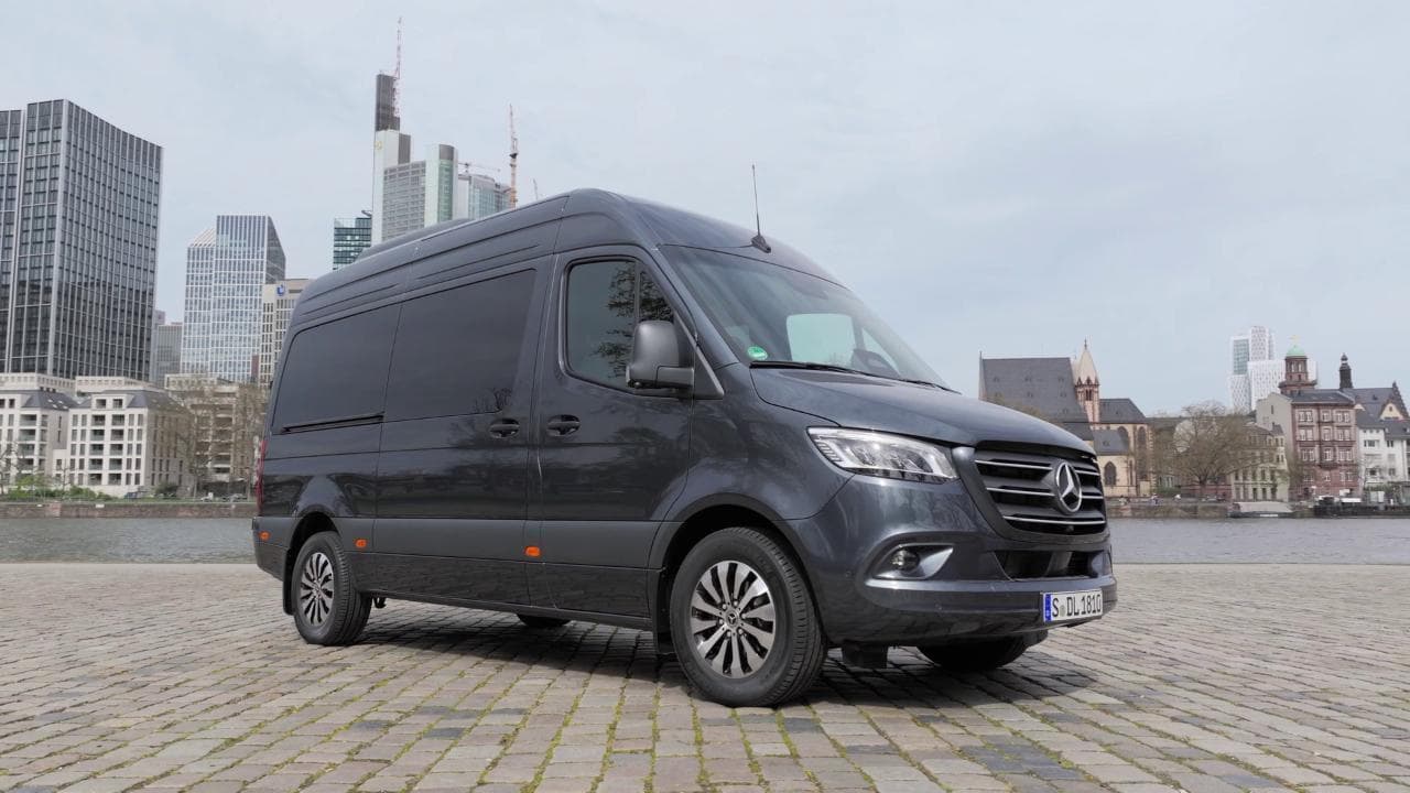 Mercedes Sprinter, tre decenni di innovazione e versatilità
