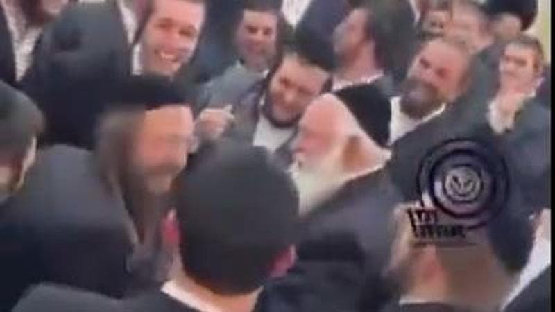 Israele, in un video il ministro ultraortodosso balla una canzone anti-esercito e anti-sionista
