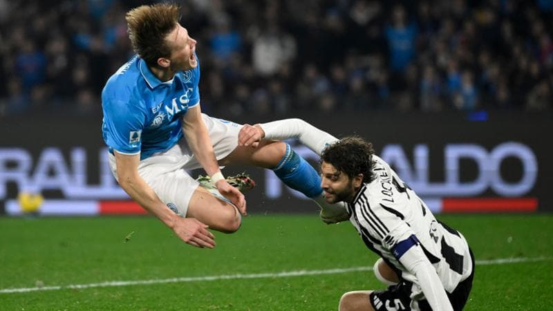 Il fallo di Locatelli su McTominay che ha provocato il rigore concesso in Napoli-Juventus dello scorso gennaio