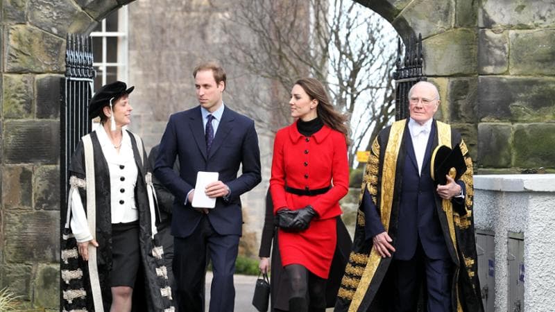 Il principe William (42 anni) e Catherine Middleton (43) nel 2011 durante una visita all’università di St Andrews. Dove entrambi si sono laureati nel 2005. Andrew Milligan - WPA Pool/Getty Images