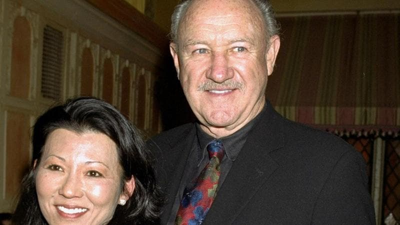 Gene Hackman e la moglie Betsy Arakawa: i loro corpi (95 e 65 anni) sono stati ritrovati, nella loro villa di Santa Fe, due settimane dopo la morte. getty images