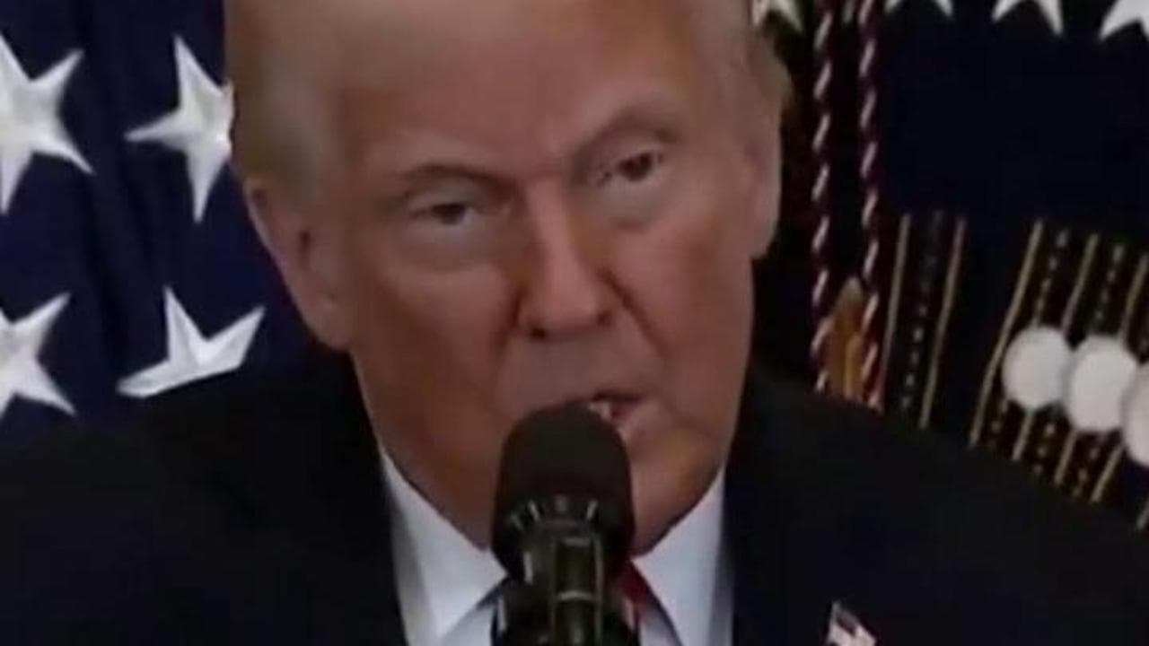 Trump alle transgender: "Se siete nate con Dna maschile non potrete mai essere delle donne"