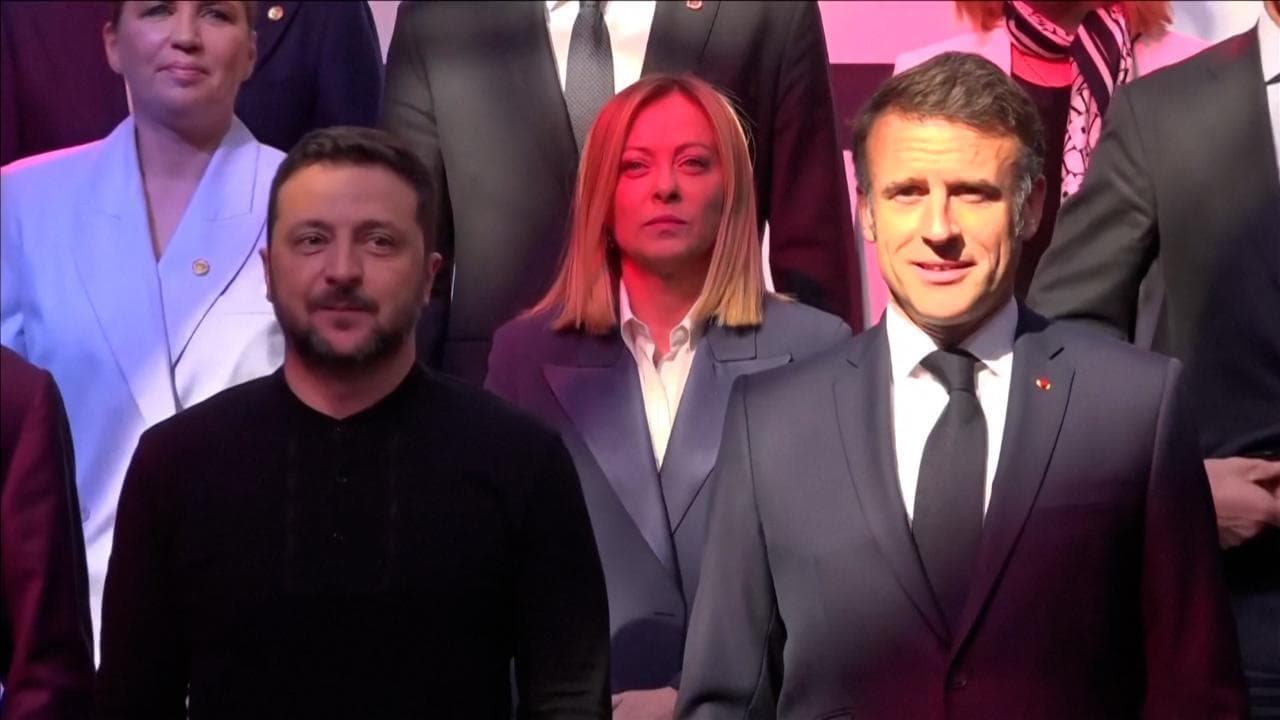 Summit Volenterosi, Macron: "A cosa serviranno le forze di contrapposizione". Ma l'Italia dice no