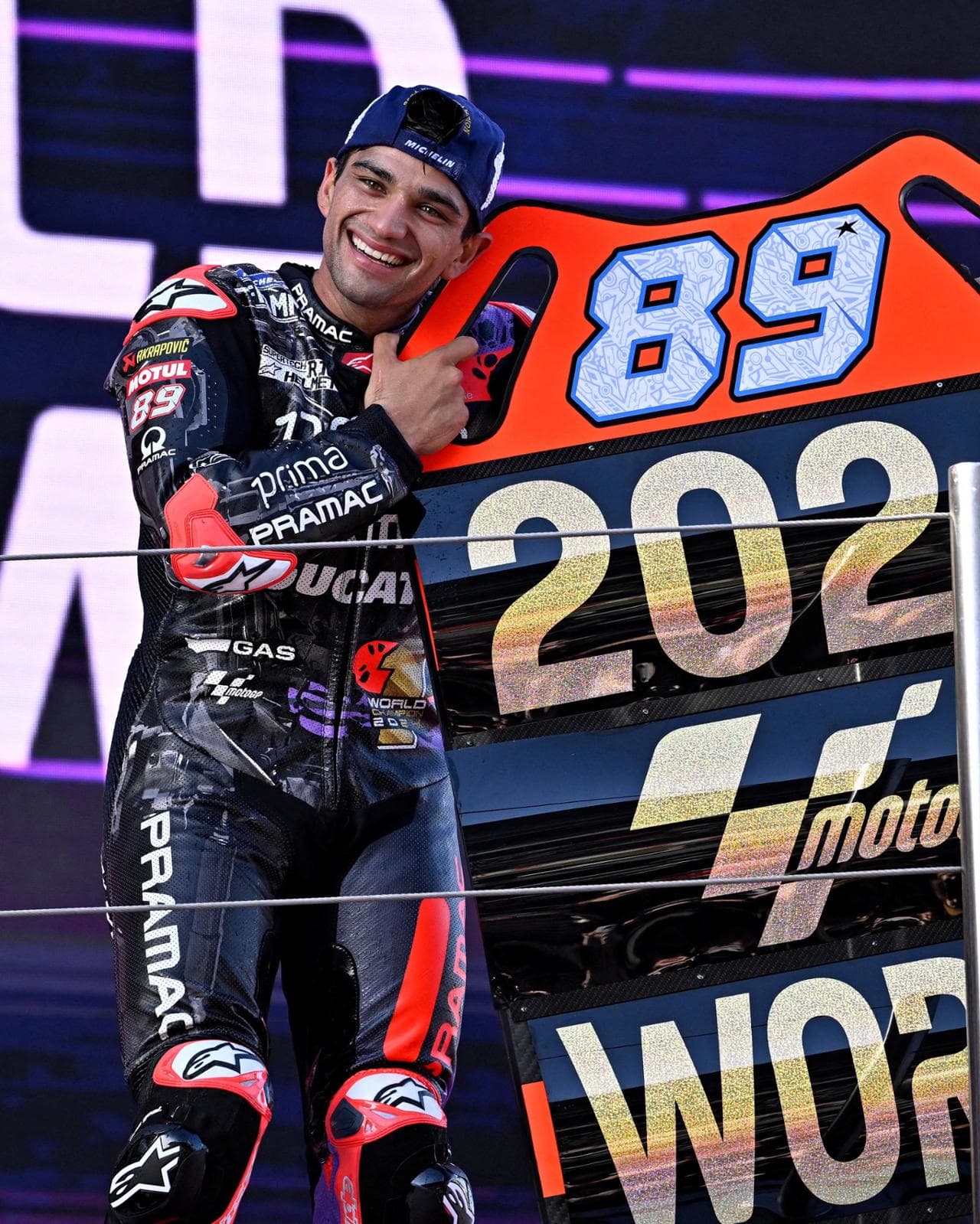 Martin festeggia il mondiale vinto nel 2024