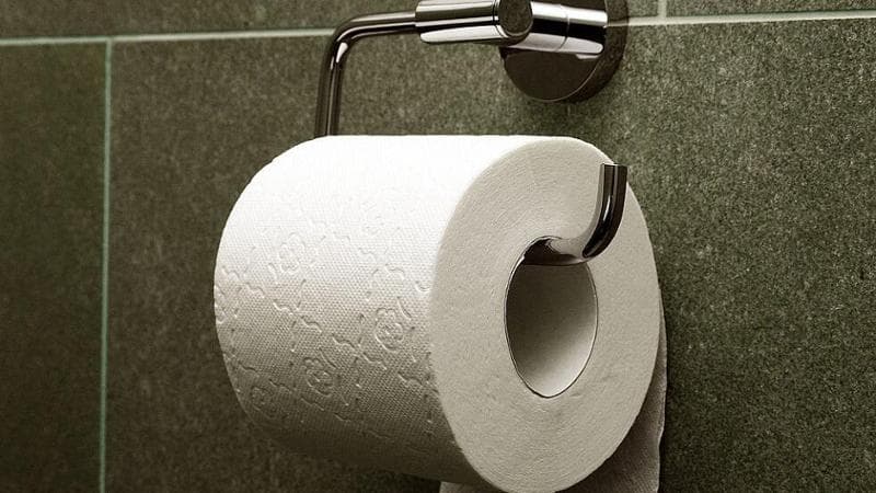 Effetto Trump nelle toilette: i dazi al Canada pesano sulla carta igienica