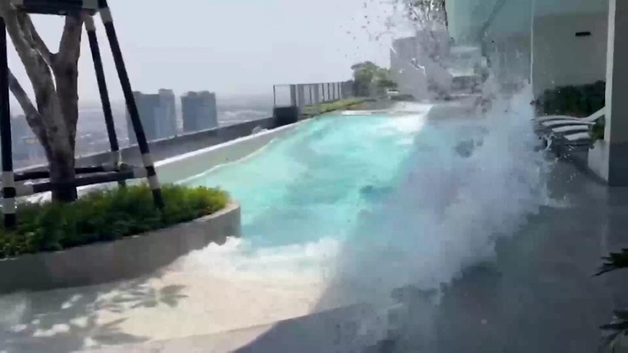 Terremoto in Myanmar, onde e frangenti nella piscina in cima al grattacielo a Bangkok