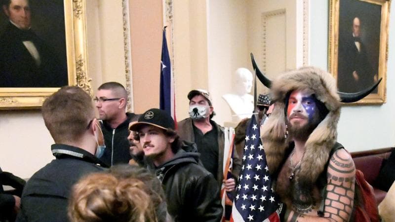 &nbsp;Jacob Anthony Chansley, che ha partecipato all'assalto a Capitol Hill
