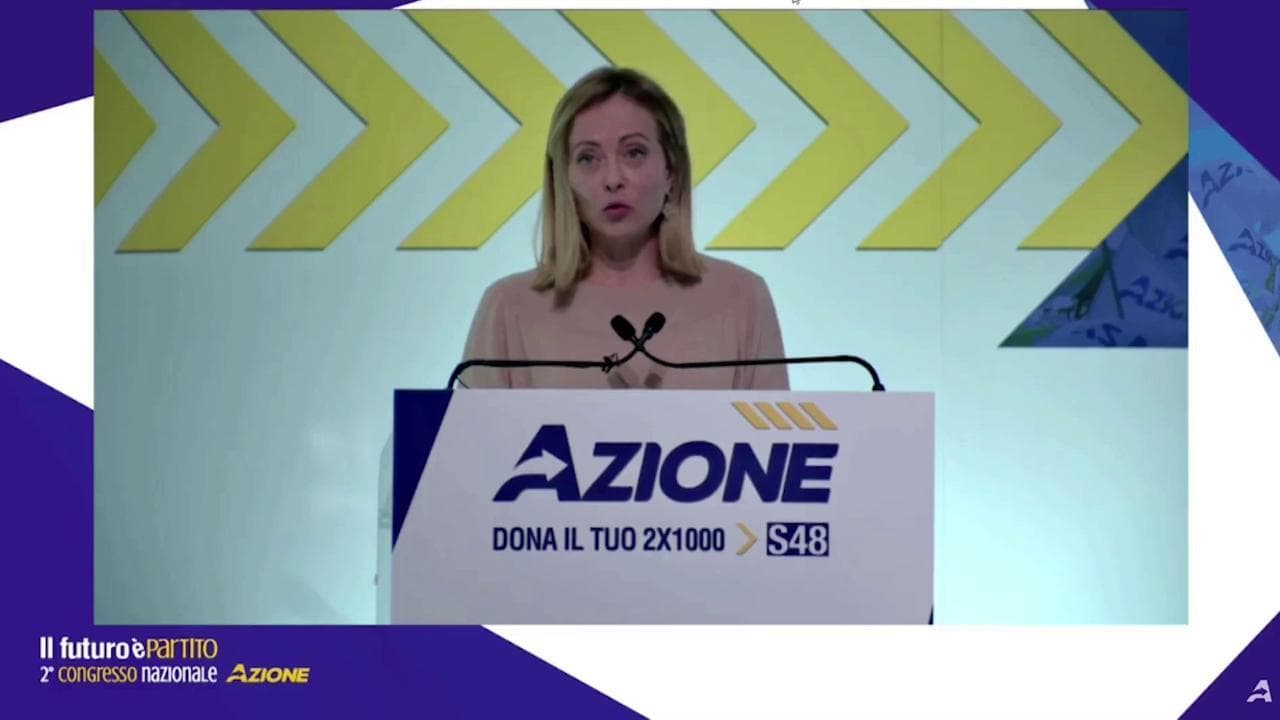 Meloni a Schlein: "Vogliamo che l'Europa diventi una comunità hippie demilitarizzata?"