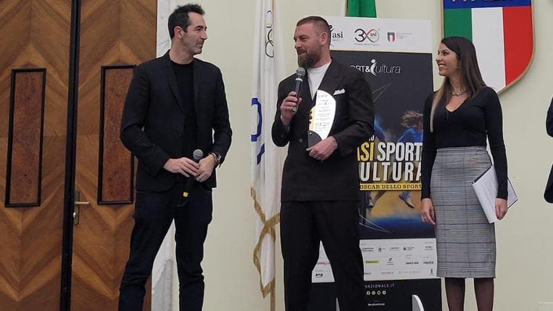 De Rossi: “Il calcio come opportunità per far staccare i ragazzi dai videogiochi”