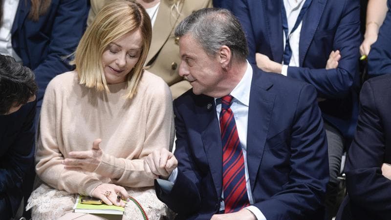 Giorgia Meloni e Carlo Calenda al congresso di Azione
