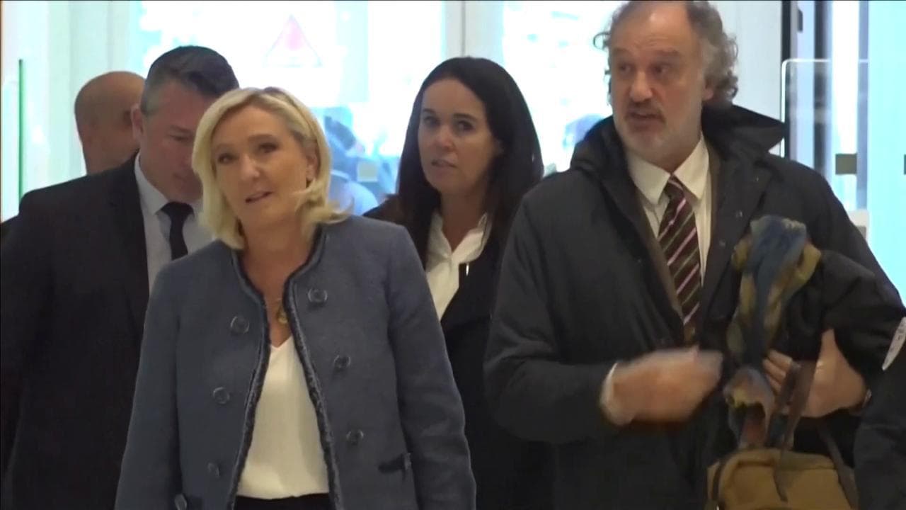 Francia: Marine Le Pen arriva in tribunale, atteso verdetto per il processo su frodi Ue