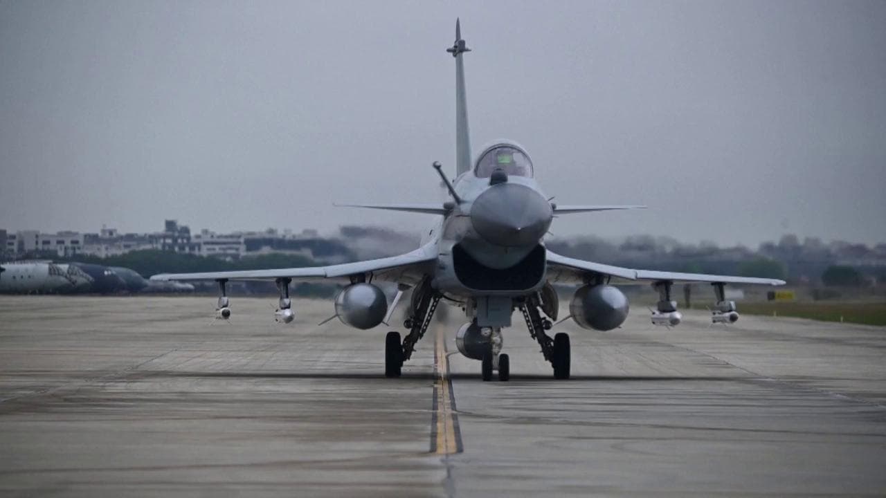 La Cina mostra i muscoli: esercitazioni su larga scala intorno a Taiwan. Il video delle forze armate