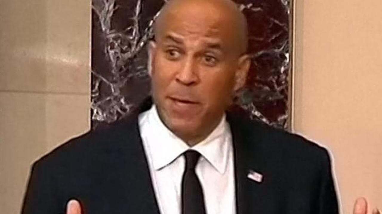 Il senatore democratico accusa per 25 ore il governo Trump: cosa ha detto nella "maratona oratoria"