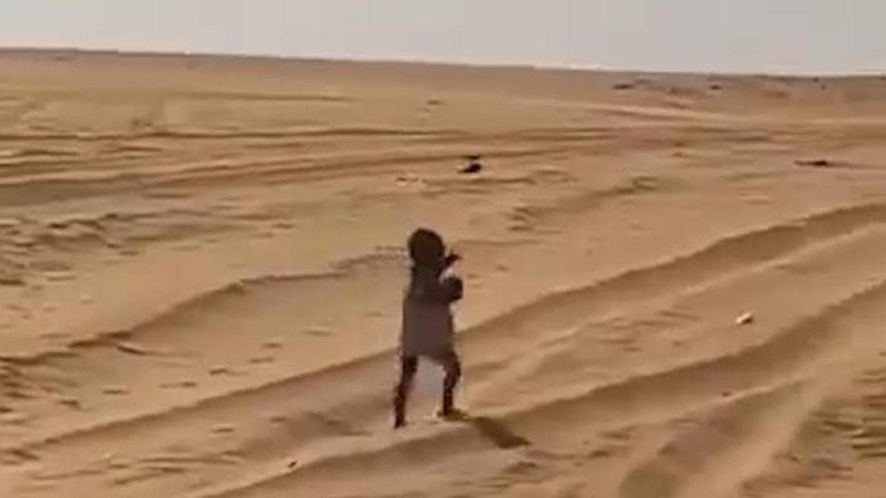 Libia, bimba abbandonata nel deserto del Sahara: la video denuncia di Mediterranea