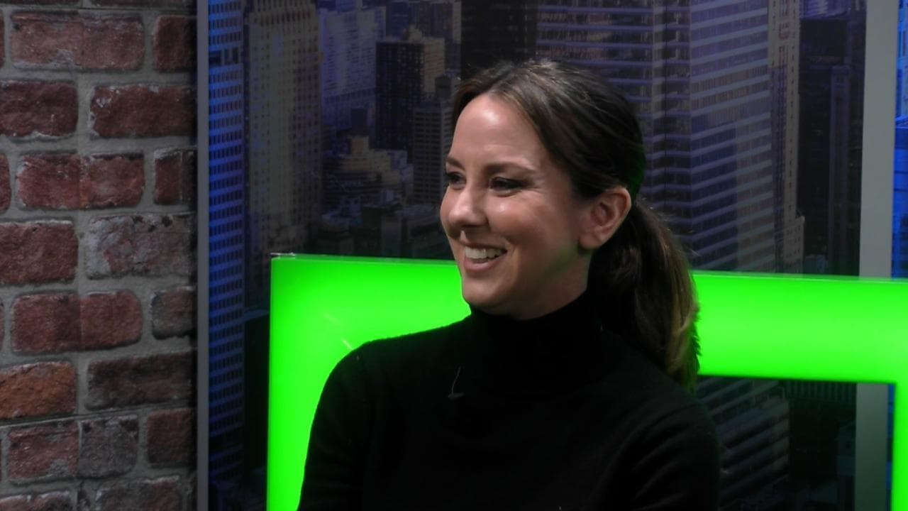 Caterina Guzzanti: "Ma perché tutti sono felici in coppia e io da sola. Sono giusta?"