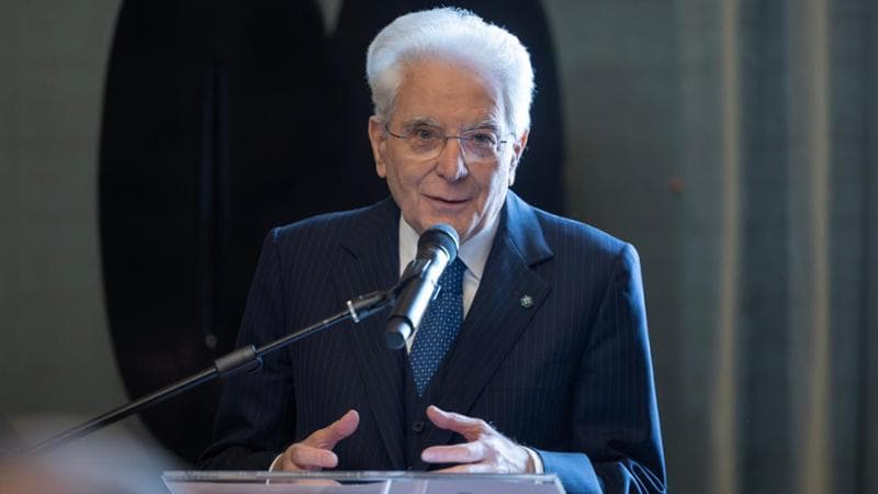 Mattarella: “La concentrazione dei poteri indebolisce la democrazia”