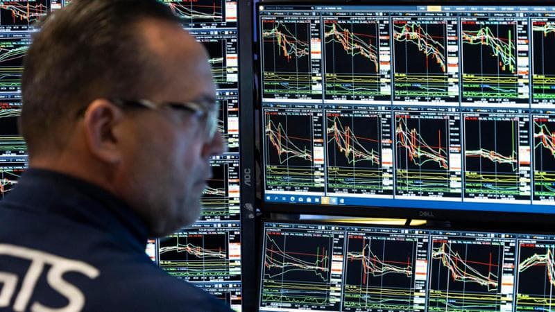 Mercati in crisi con i dazi. Ecco su cosa investire per difendersi